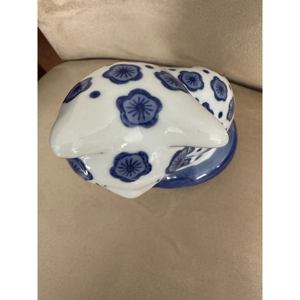 Seymour Mann Blue & White‎ Floral Cat Figurine Fine Porcelain 8